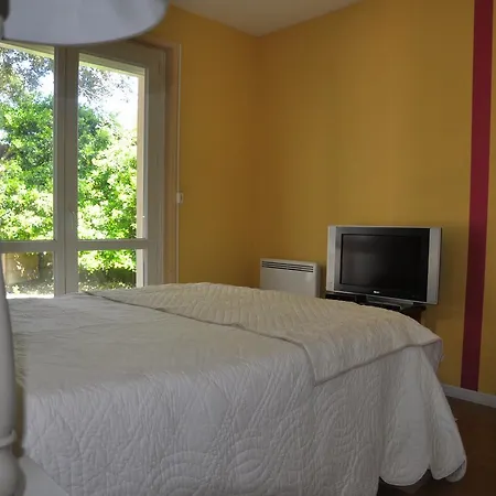 Villa Agreable Au Calme Avec Jardin - 187729 *